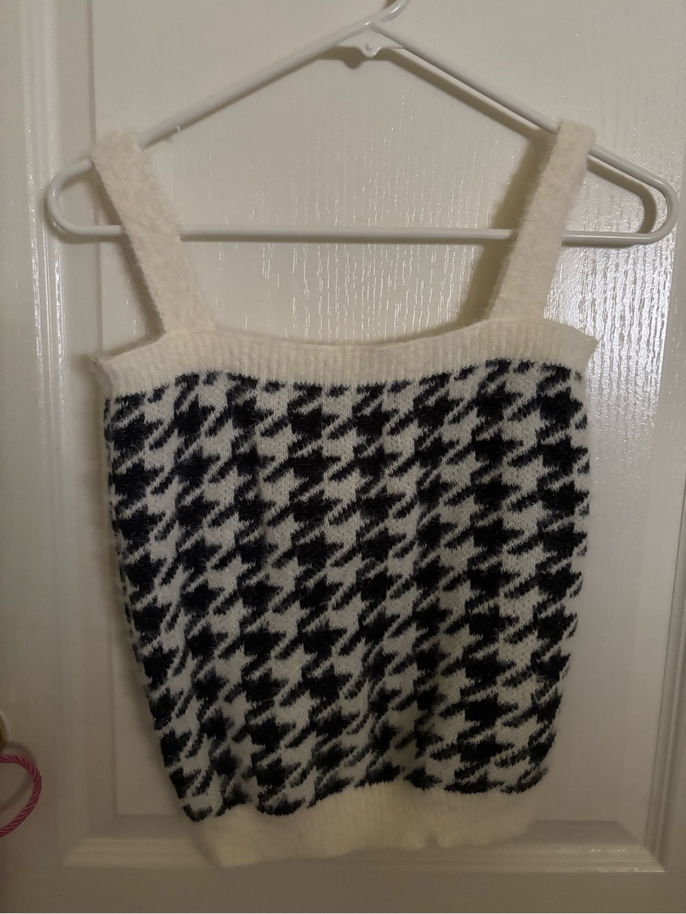 Willow & Wind Black and Ivory Houndstooth Knit Tank